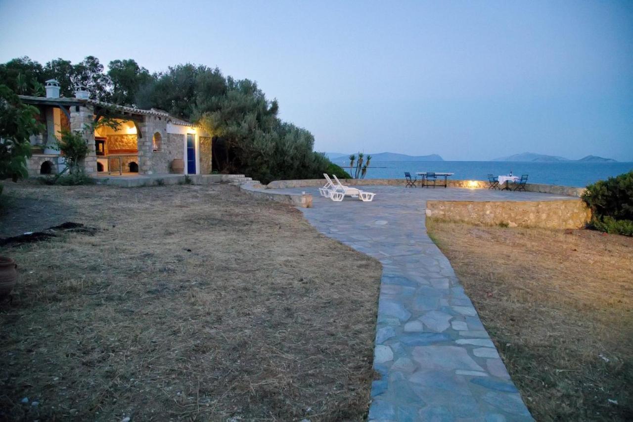 Aroura Homes 4Br Beachfront Villa Spetses Town Luaran gambar