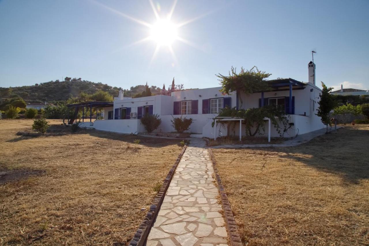 Aroura Homes 4Br Beachfront Villa Spetses Town Luaran gambar