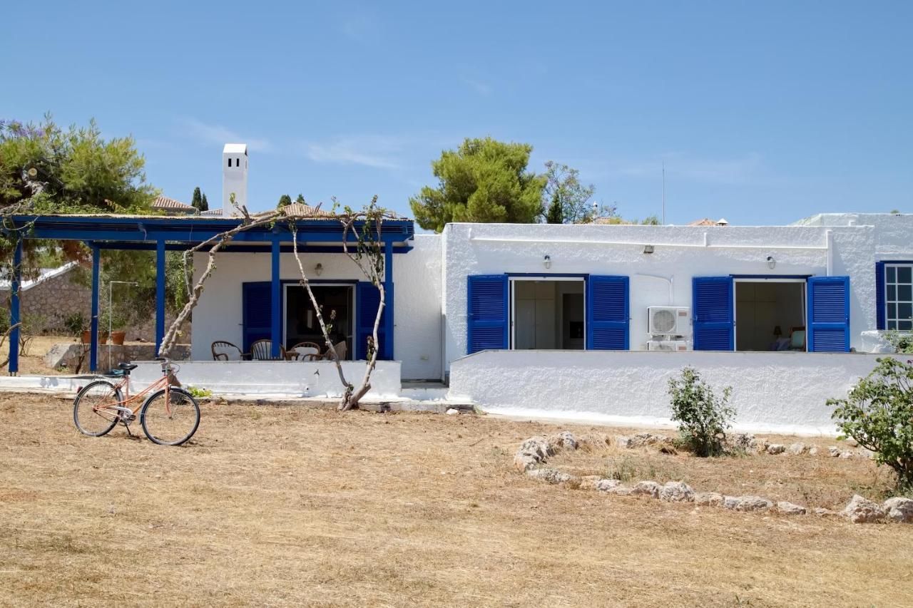 Aroura Homes 4Br Beachfront Villa Spetses Town Luaran gambar