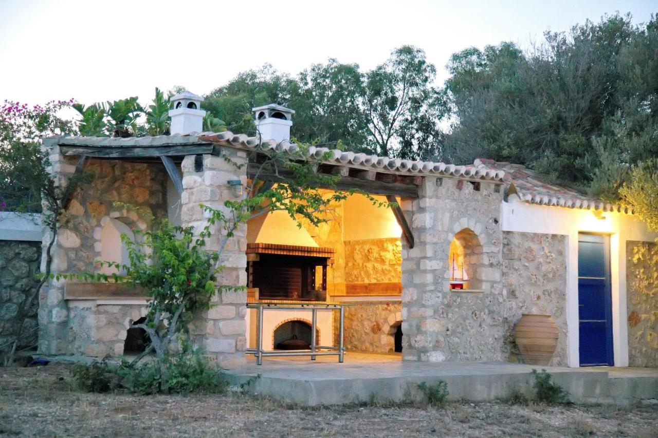 Aroura Homes 4Br Beachfront Villa Spetses Town Luaran gambar