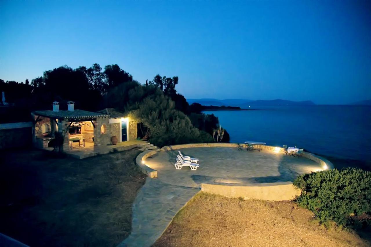 Aroura Homes 4Br Beachfront Villa Spetses Town Luaran gambar