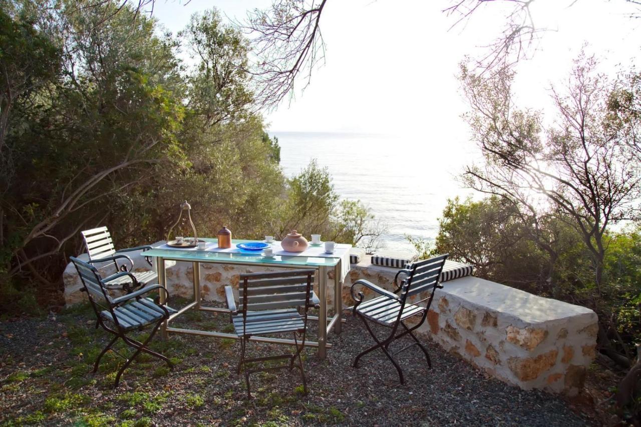 Aroura Homes 4Br Beachfront Villa Spetses Town Luaran gambar
