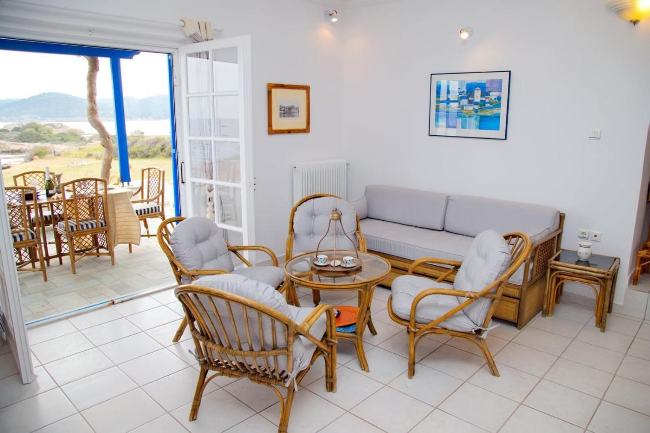 Aroura Homes 4Br Beachfront Villa Spetses Town Luaran gambar