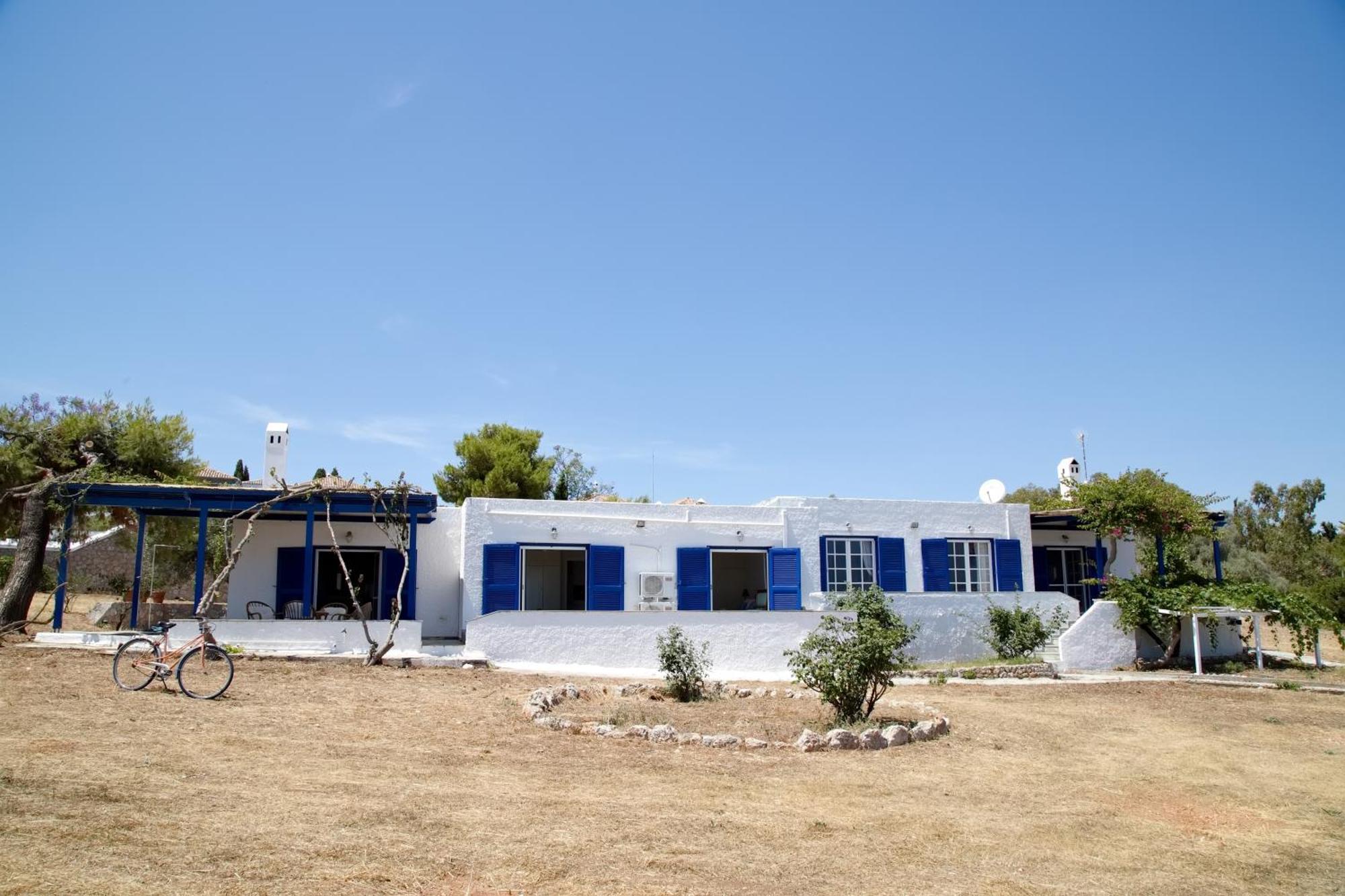 Aroura Homes 4Br Beachfront Villa Spetses Town Luaran gambar