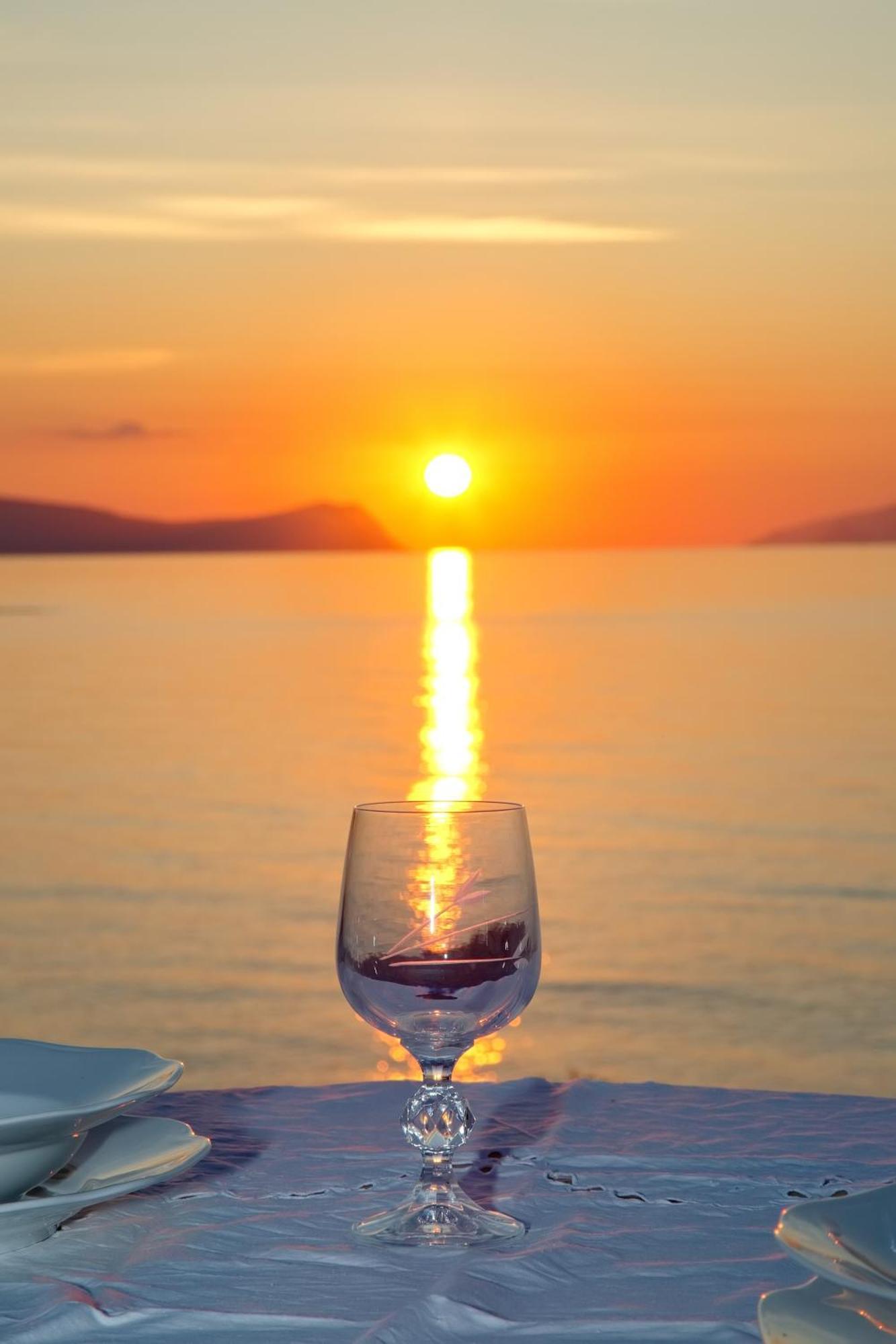Aroura Homes 4Br Beachfront Villa Spetses Town Luaran gambar