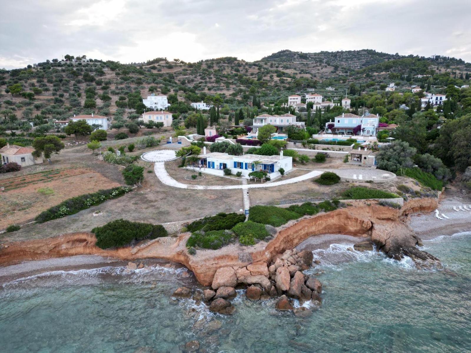 Aroura Homes 4Br Beachfront Villa Spetses Town Bilik gambar